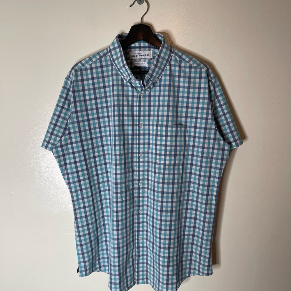 Mizzen+Main Leeward checkered button shirt Mens size large standard fit
